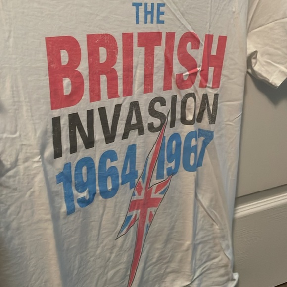 NWOT Odd People (Recycled Karma) British Invasion women’s graphic tee, size XS - Picture 2 of 4